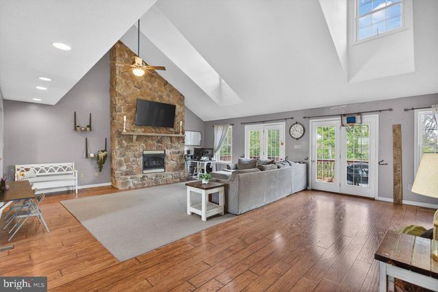 8570 S MIDDLE RD, Mount Jackson, VA 22842