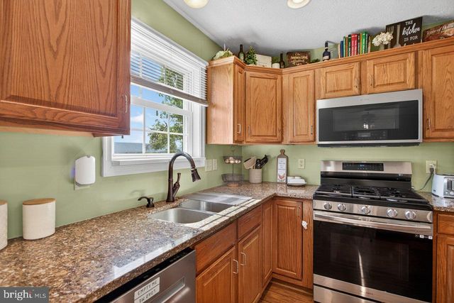 8570 S MIDDLE RD, Mount Jackson, VA 22842
