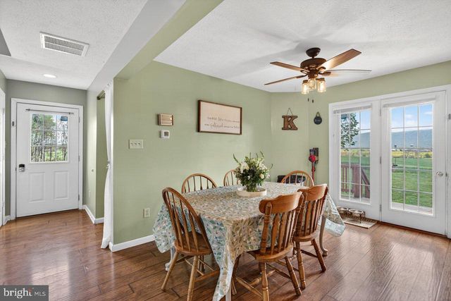 8570 S MIDDLE RD, Mount Jackson, VA 22842