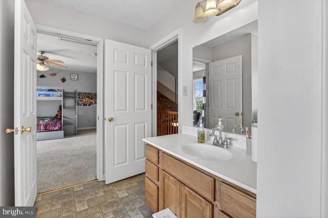 8570 S MIDDLE RD, Mount Jackson, VA 22842