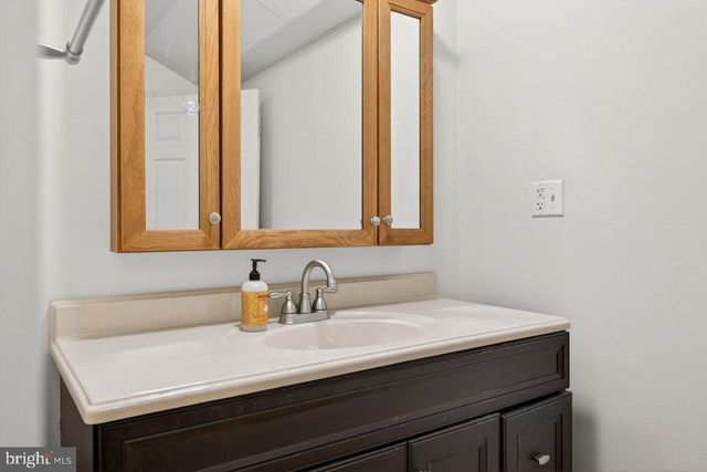 8570 S MIDDLE RD, Mount Jackson, VA 22842