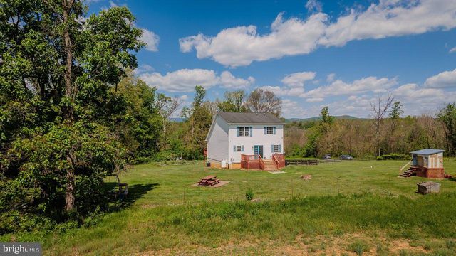 8570 S MIDDLE RD, Mount Jackson, VA 22842