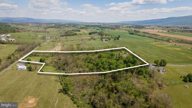 8570 S MIDDLE RD, Mount Jackson, VA 22842