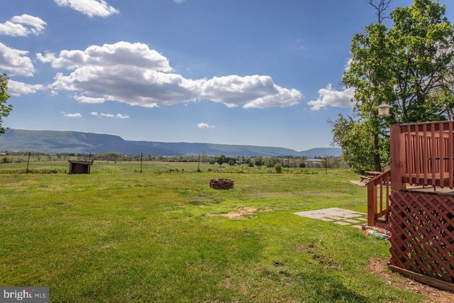 8570 S MIDDLE RD, Mount Jackson, VA 22842
