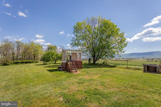 8570 S MIDDLE RD, Mount Jackson, VA 22842