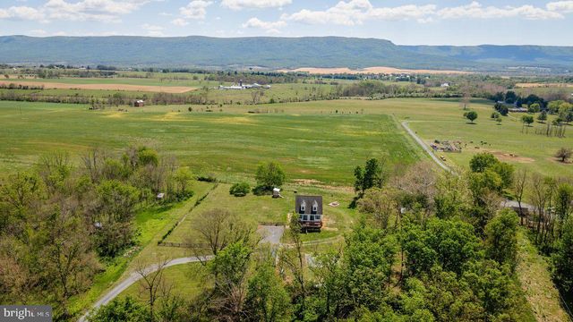 8570 S MIDDLE RD, Mount Jackson, VA 22842
