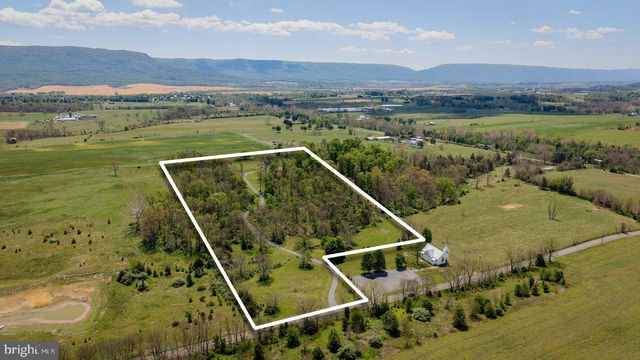 8570 S MIDDLE RD, Mount Jackson, VA 22842