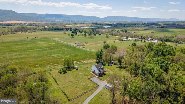 8570 S MIDDLE RD, Mount Jackson, VA 22842