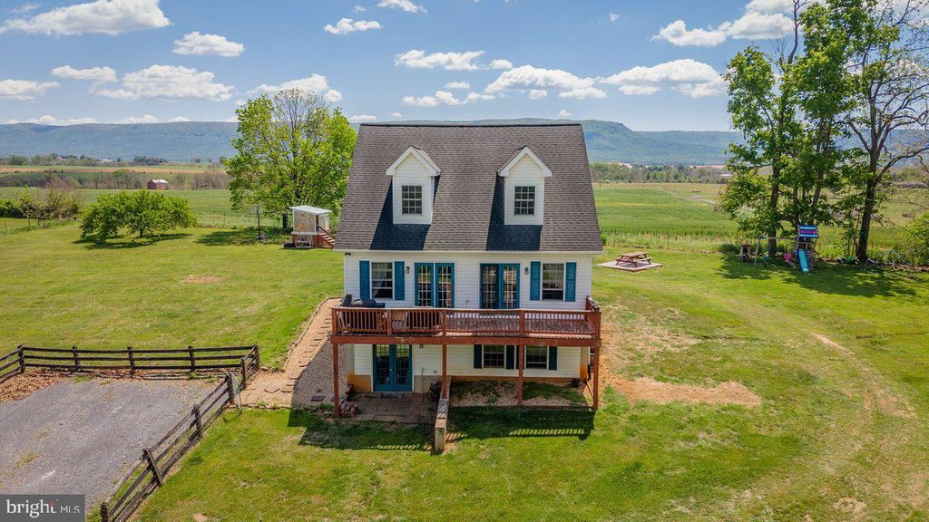 8570 S MIDDLE RD, Mount Jackson, VA 22842