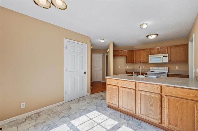 293 Clearfount Dr, Clarksville, TN 37043