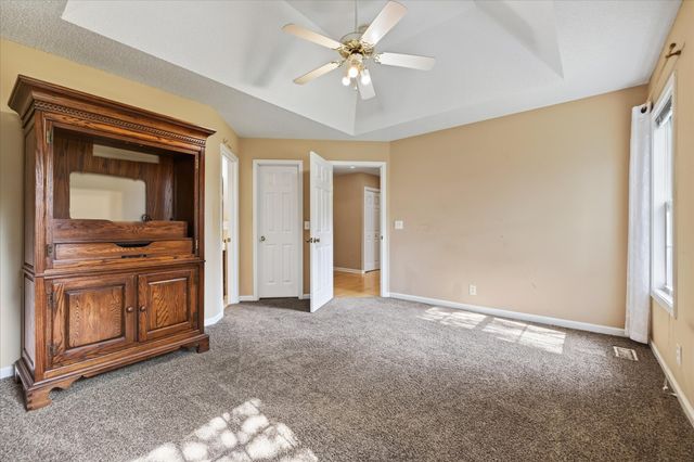 293 Clearfount Dr, Clarksville, TN 37043