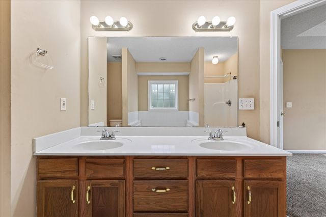 293 Clearfount Dr, Clarksville, TN 37043