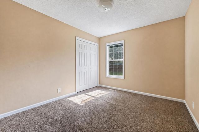 293 Clearfount Dr, Clarksville, TN 37043