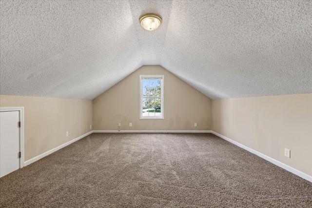 293 Clearfount Dr, Clarksville, TN 37043
