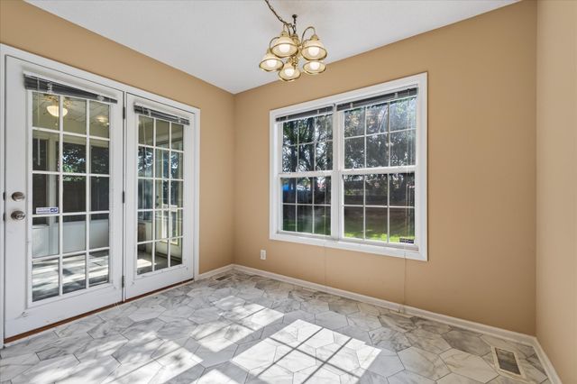 293 Clearfount Dr, Clarksville, TN 37043