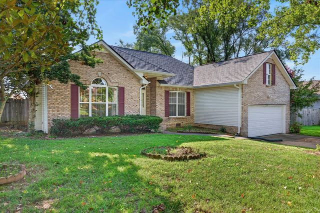 293 Clearfount Dr, Clarksville, TN 37043