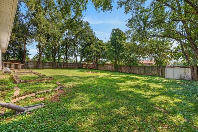 293 Clearfount Dr, Clarksville, TN 37043