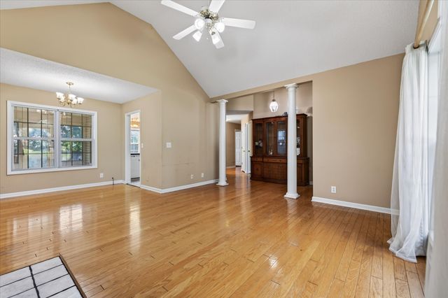 293 Clearfount Dr, Clarksville, TN 37043