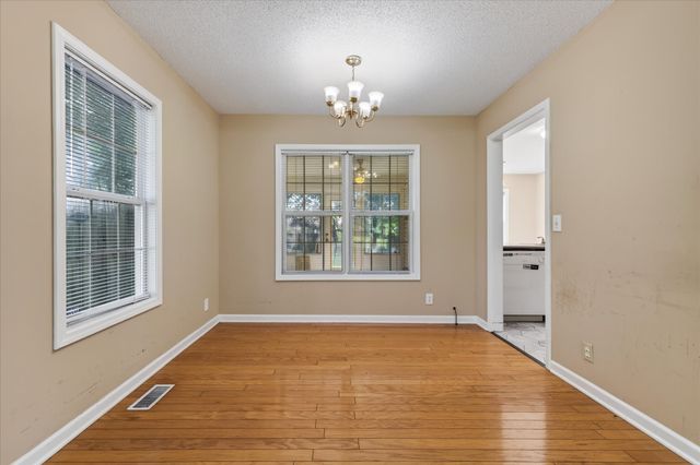 293 Clearfount Dr, Clarksville, TN 37043