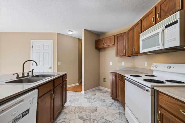 293 Clearfount Dr, Clarksville, TN 37043