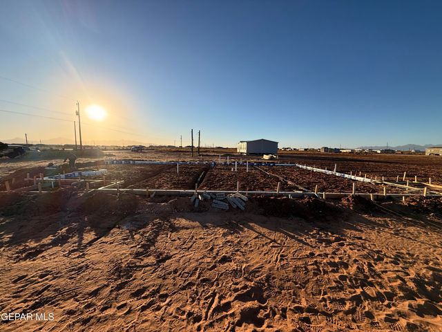 1417 NAMBI DESERT Drive, Chaparral, NM 88081