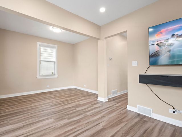 6049 W School Street, Chicago, IL 60634