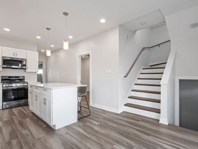 6049 W School Street, Chicago, IL 60634