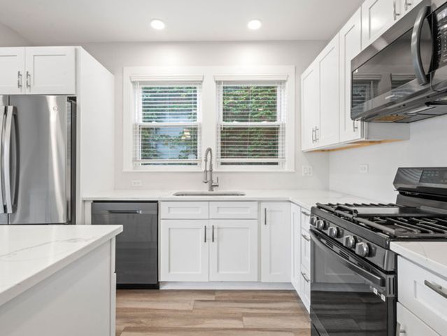 6049 W School Street, Chicago, IL 60634