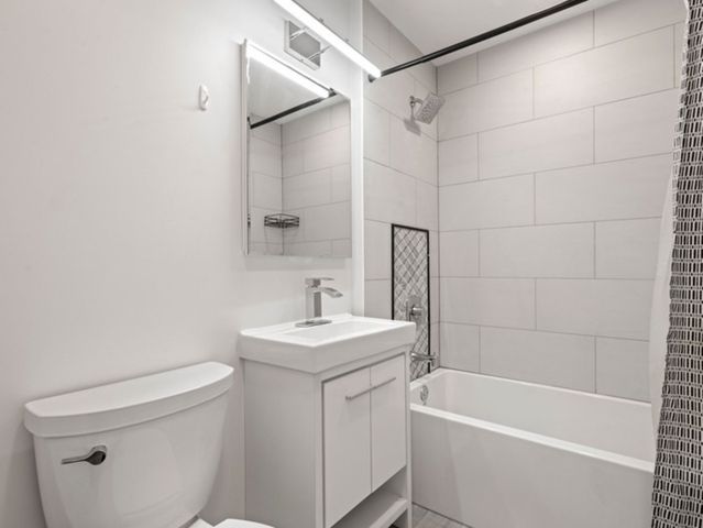 6049 W School Street, Chicago, IL 60634