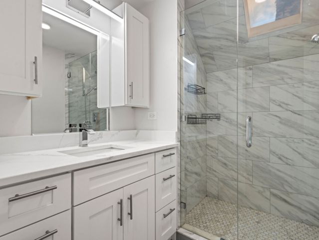 6049 W School Street, Chicago, IL 60634