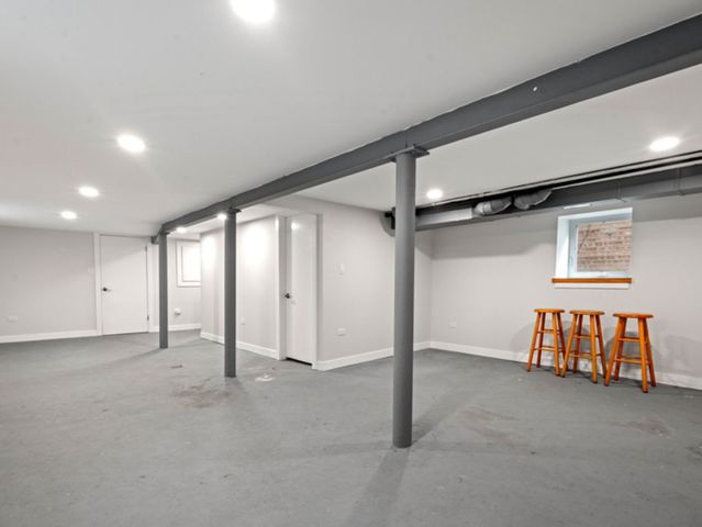 6049 W School Street, Chicago, IL 60634