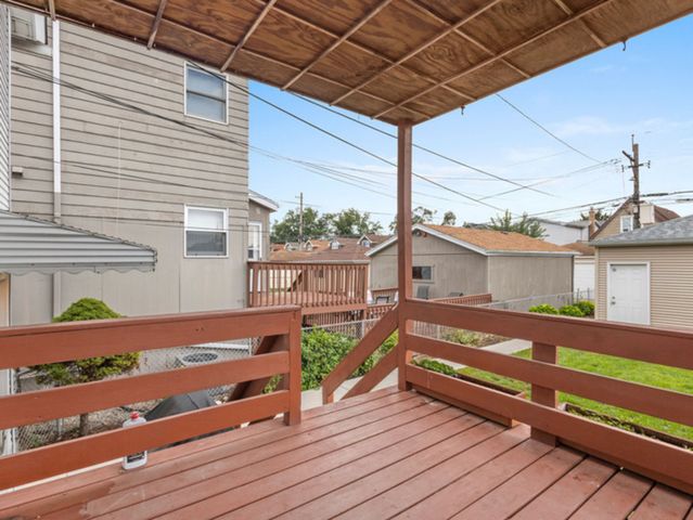 6049 W School Street, Chicago, IL 60634