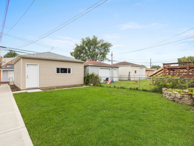 6049 W School Street, Chicago, IL 60634