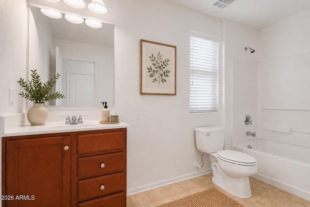 931 S SABINO Drive, Gilbert, AZ 85296