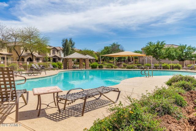 931 S SABINO Drive, Gilbert, AZ 85296