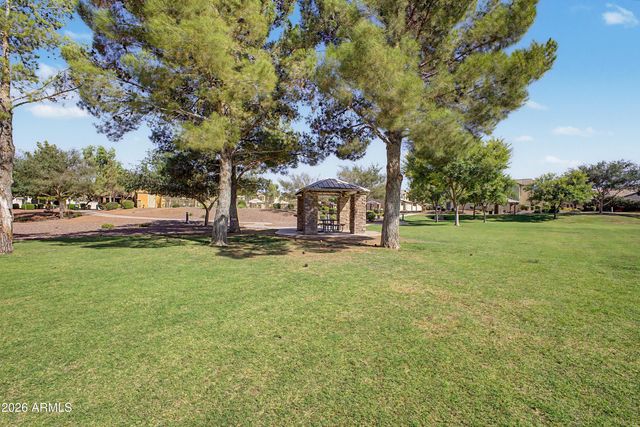 931 S SABINO Drive, Gilbert, AZ 85296