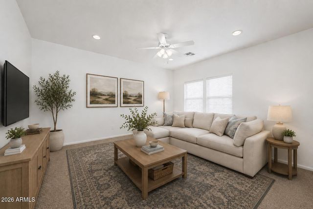 931 S SABINO Drive, Gilbert, AZ 85296