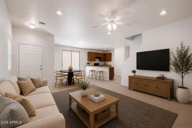 931 S SABINO Drive, Gilbert, AZ 85296