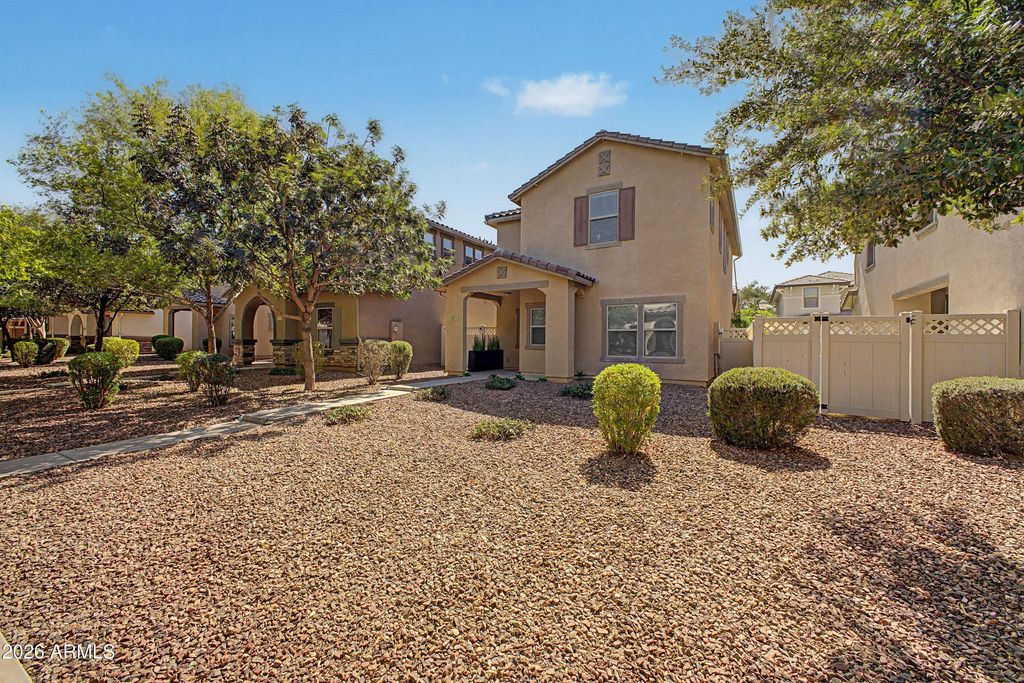 931 S SABINO Drive, Gilbert, AZ 85296