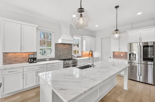 901B Gale Ln, Nashville, TN 37204