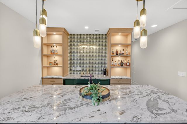 901B Gale Ln, Nashville, TN 37204