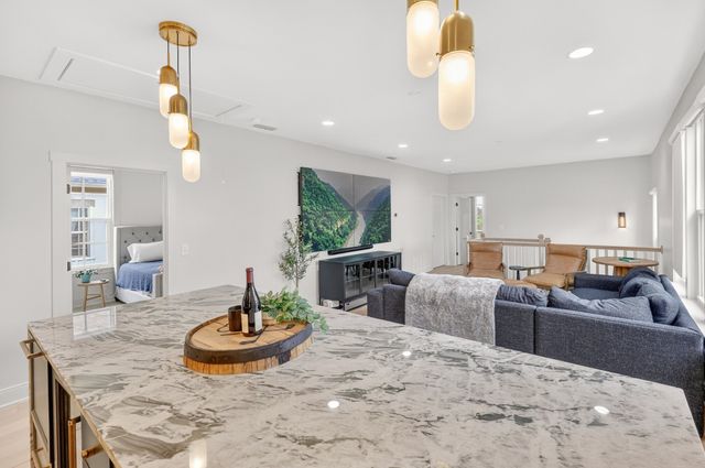 901B Gale Ln, Nashville, TN 37204