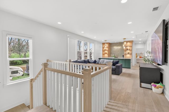 901B Gale Ln, Nashville, TN 37204