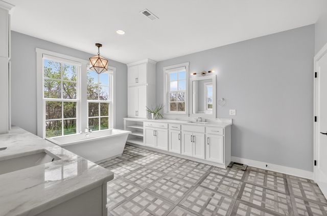 901B Gale Ln, Nashville, TN 37204