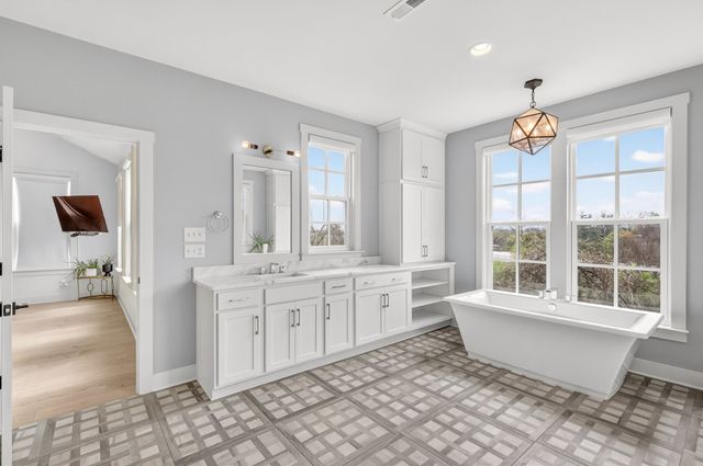 901B Gale Ln, Nashville, TN 37204