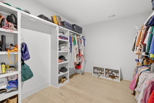 901B Gale Ln, Nashville, TN 37204