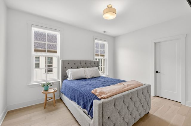 901B Gale Ln, Nashville, TN 37204