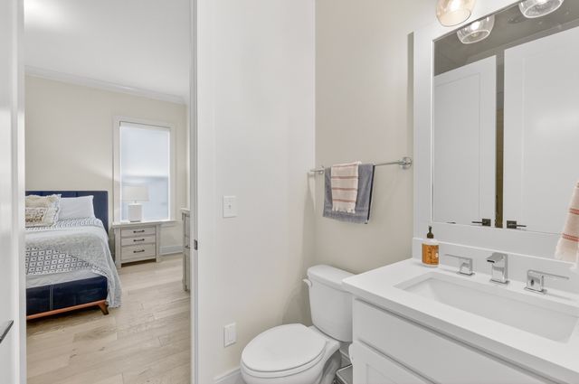 901B Gale Ln, Nashville, TN 37204