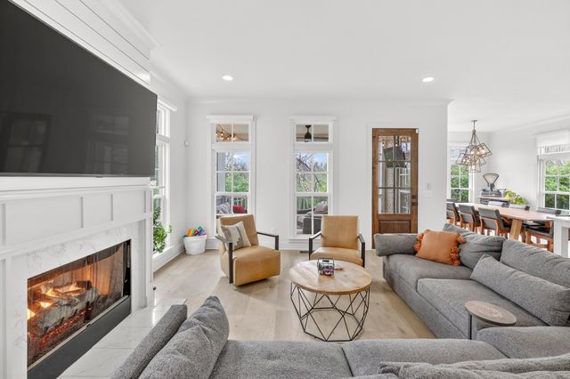 901B Gale Ln, Nashville, TN 37204