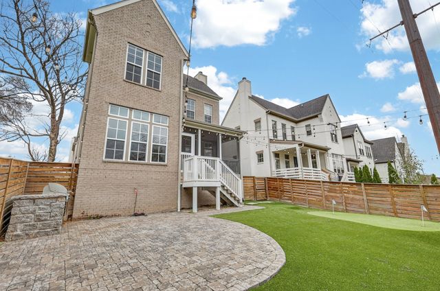 901B Gale Ln, Nashville, TN 37204